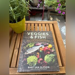 FINAL PRICE Veggies & Fish Cookbook, Hardcover, 250 pages